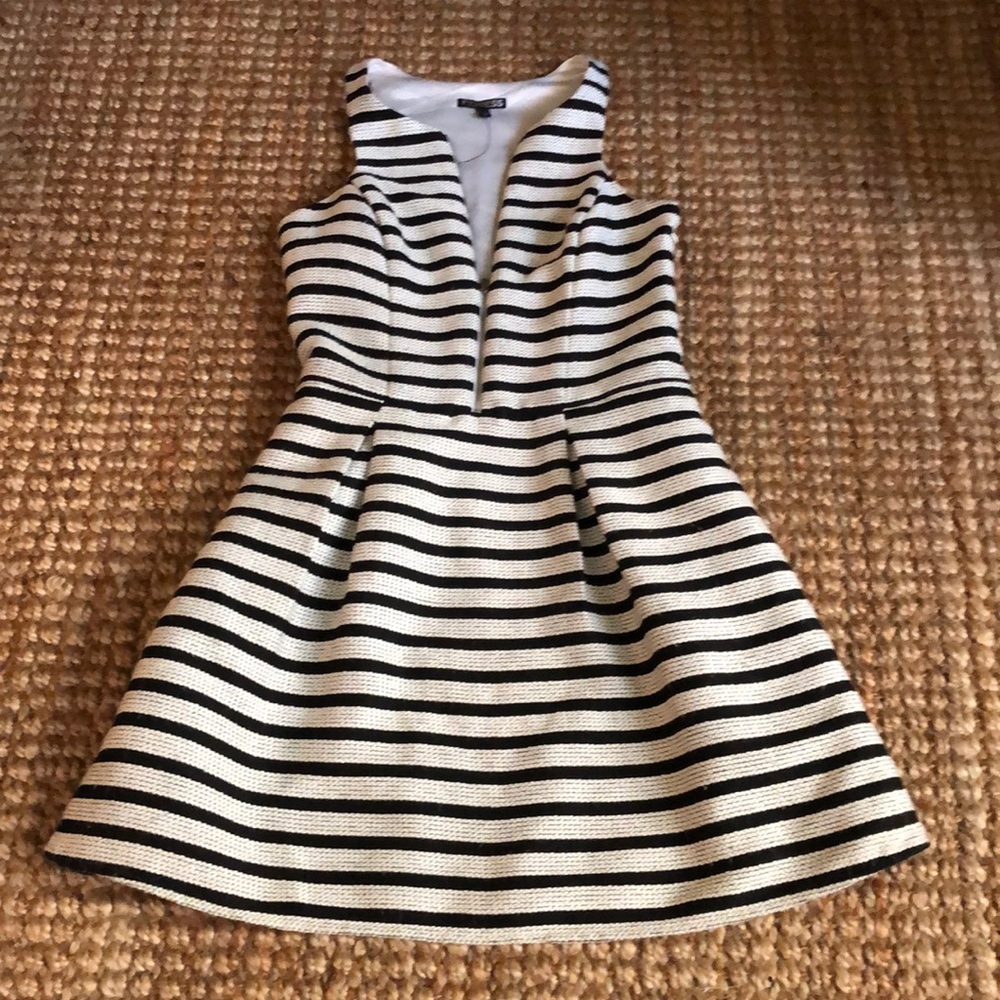 Express dress b/w striped woven dress fully lined
